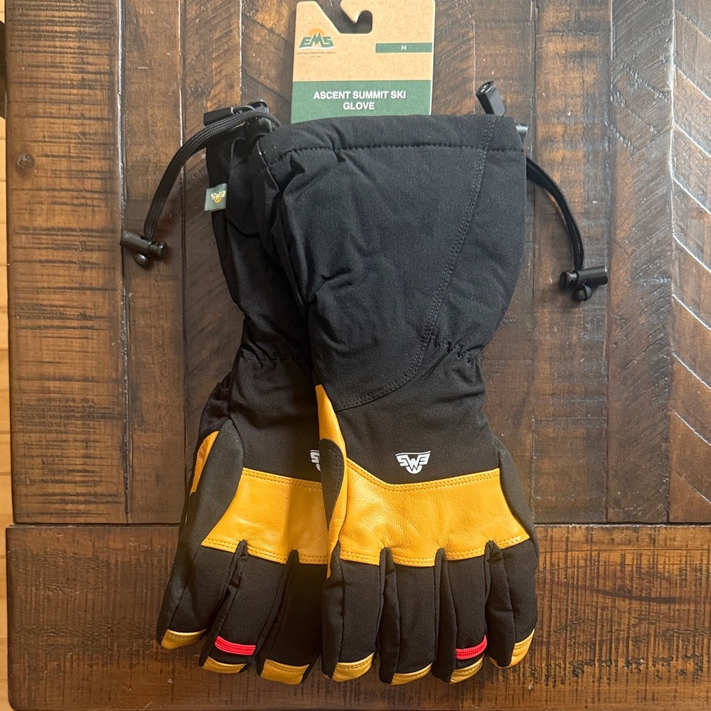 EMS Ascent Summit Ski Gloves Men’s Size M NWT